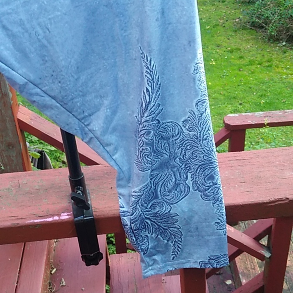 Capris - Picture 3 of 4